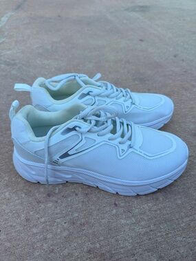 White Athletic Sneakers - Lightweight Runner Style